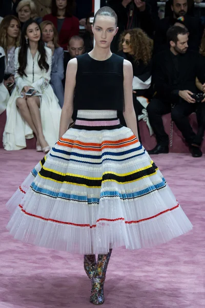 Look 54